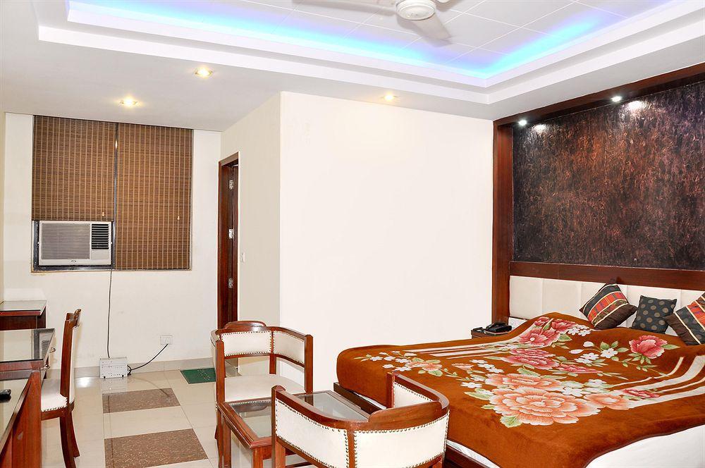 Oyo 3472 Hotel Rama Inn New Delhi Exteriör bild