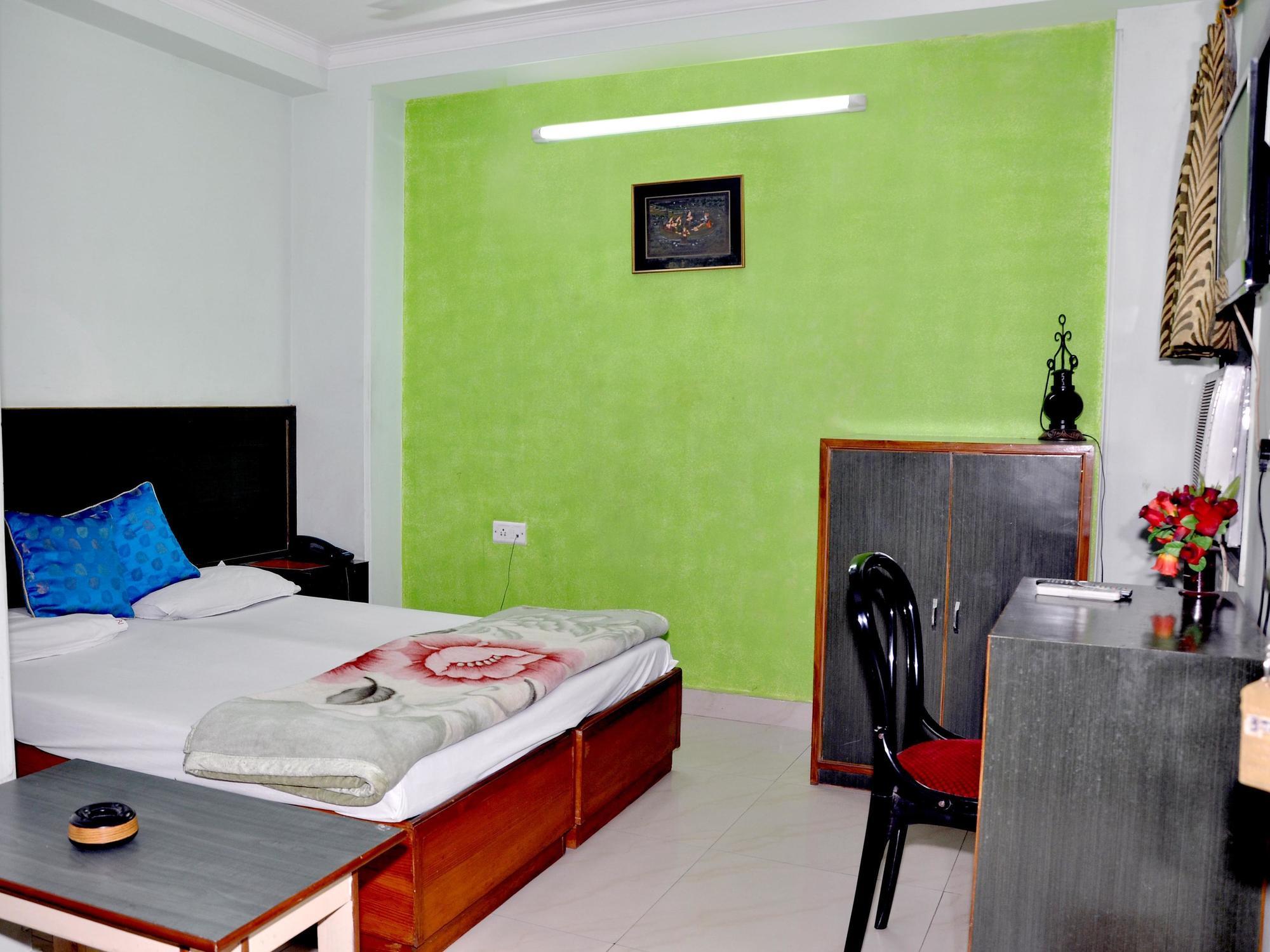 Oyo 3472 Hotel Rama Inn New Delhi Exteriör bild