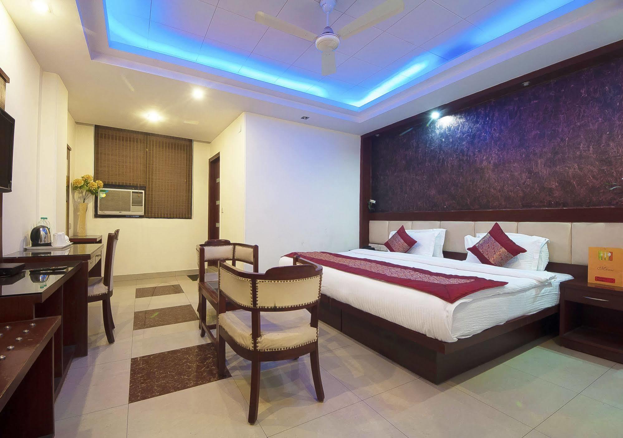 Oyo 3472 Hotel Rama Inn New Delhi Exteriör bild